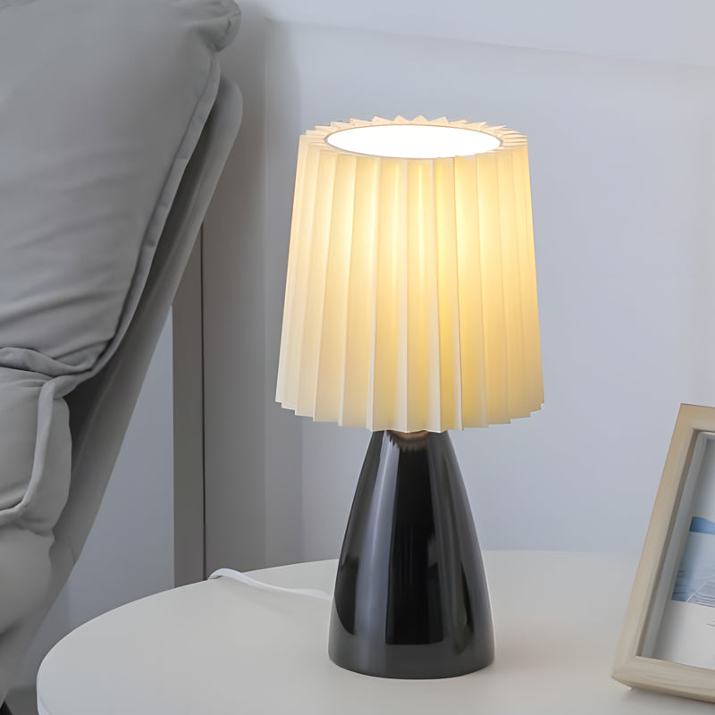 Lampe de Table avec Abat-jour Plissé - Base en Verre et Port USB