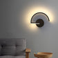 LumiLine - Applique Murale LED Moderne en Aluminium avec Courbes Minimalistes.