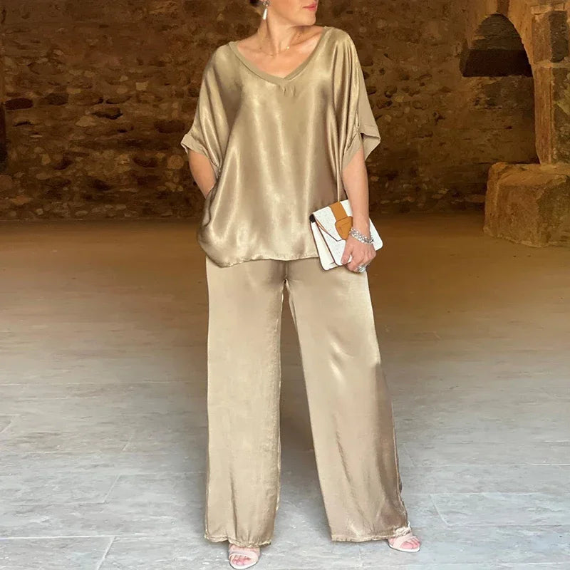 Isabella | Ensemble Soyeux avec Haut en V et Pantalon Large