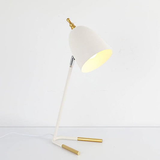 Lueur Julia - Lampe De Table En Fer Avec Dôme Et Base En Forme De V - Jubilisto